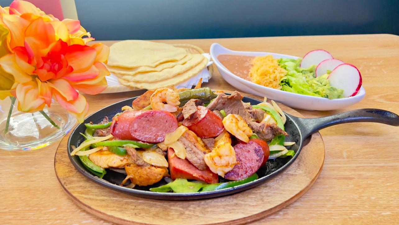 Dos Pueblitos Restaurant